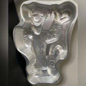 Vintage Tigger Cake Mold by Wilton